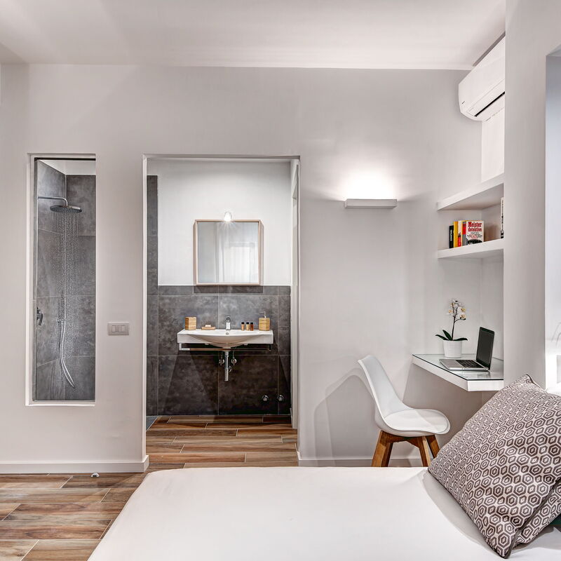 Luxury Blues Apartment: luxury-blues-apartment-sorrento-apartment-bedroom