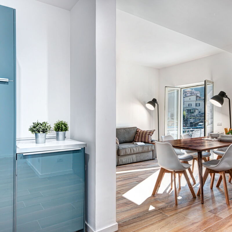 Luxury Blues Apartment: luxury-blues-apartment-sorrento-apartment-kitchen