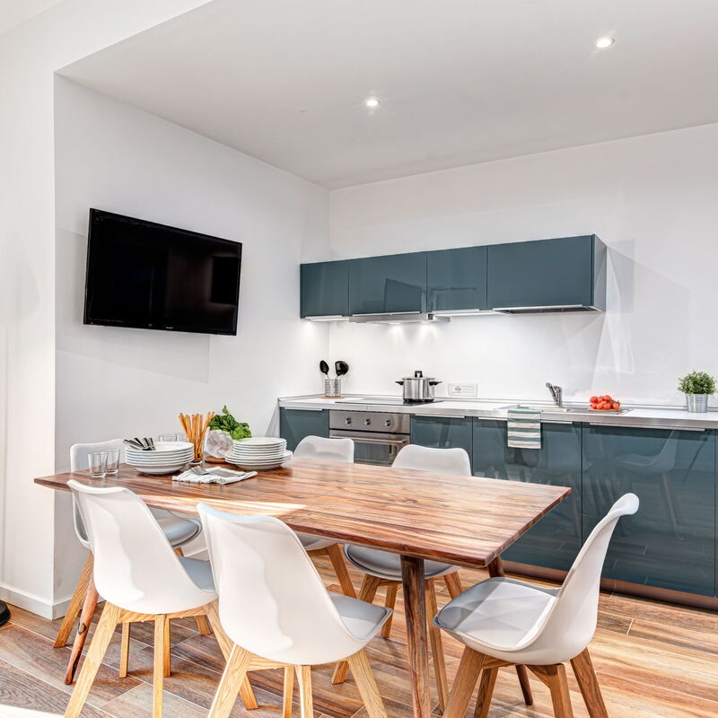 Luxury Blues Apartment: luxury-blues-apartment-sorrento-apartment-kitchen