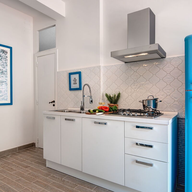 Cacti Home: cacti-home-sorrento-apartment-kitchen