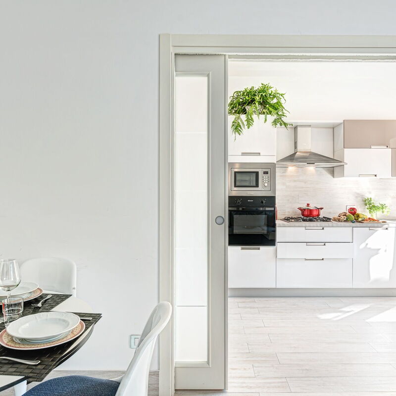 Total White Home Sorrento: total-white-home-sorrento-apartment-kitchen