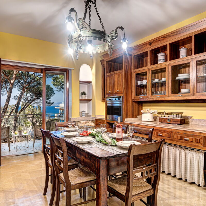 Woody Home Sea View: woody-home-sea-view-sorrento-apartment-kitchen