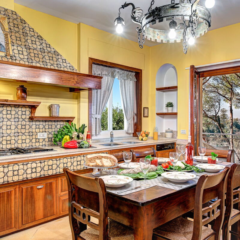 Woody Home Sea View: woody-home-sea-view-sorrento-apartment-kitchen