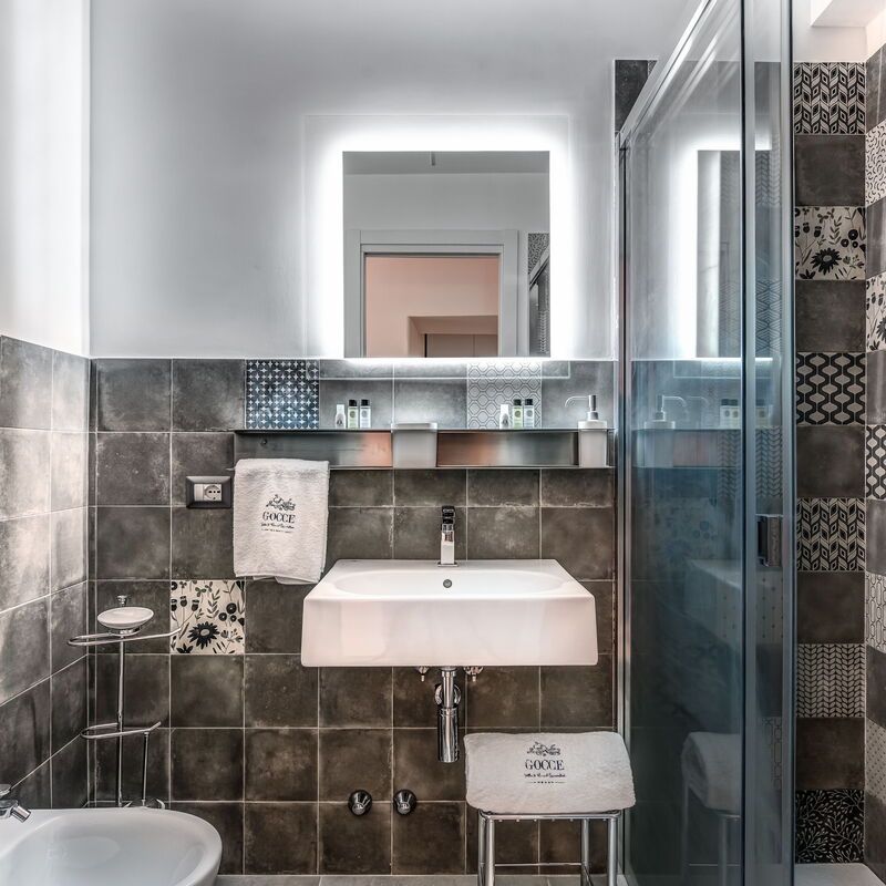 Loft In Sorrento: loft-in-sorrento-apartment-bathroom