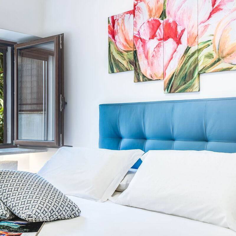 Loft In Sorrento: loft-in-sorrento-apartment-bedroom