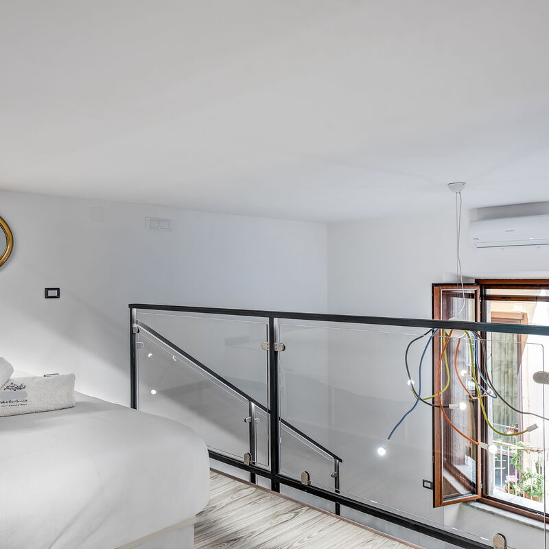 Loft In Sorrento: loft-in-sorrento-apartment-bedroom