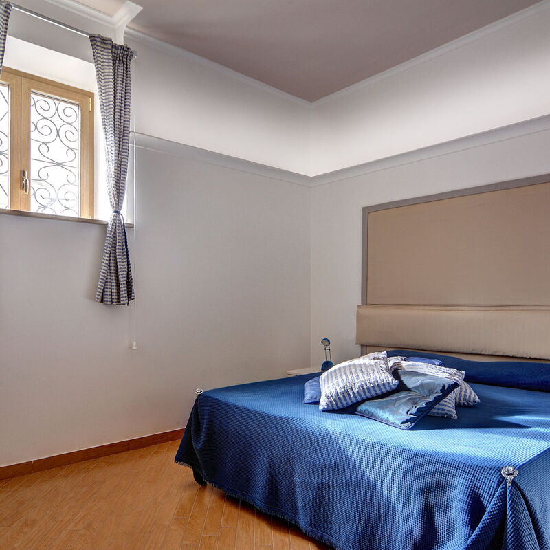 49 Little House: 49-little-house-sorrento-apartament-bedroom