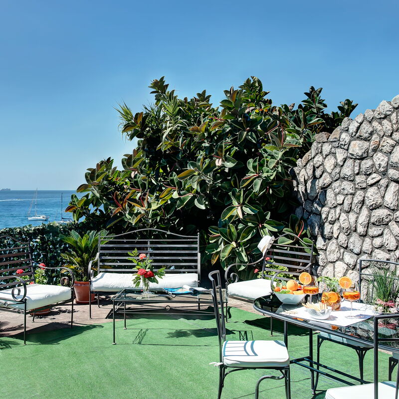 La Baia Dello Chalet: la-baia-dello-chalet-massa-lubrense-appartament-garden