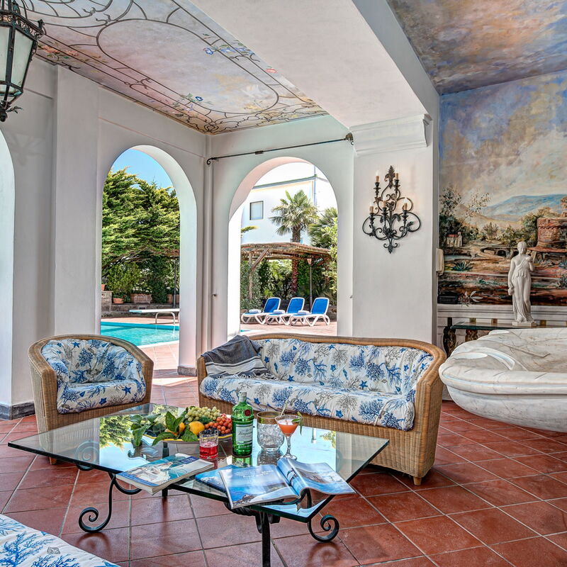 Palazzo Villa Dei Nobili: palazzo-villa-dei-nobili-santa-agata-sui-due-golfi-villa-patio