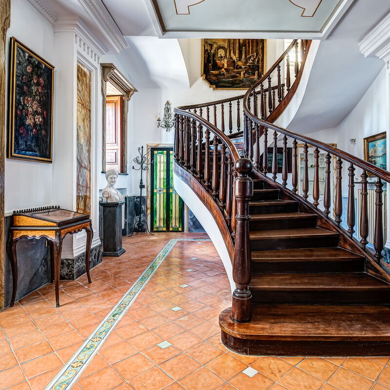 Palazzo Villa Dei Nobili: palazzo-villa-dei-nobili-santa-agata-sui-due-golfi-villa-stairs