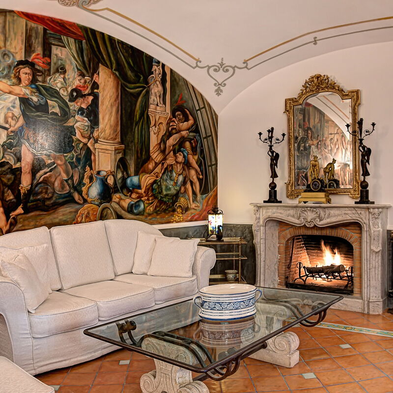 Palazzo Villa Dei Nobili: palazzo-villa-dei-nobili-santa-agata-sui-due-golfi-villa-living-room