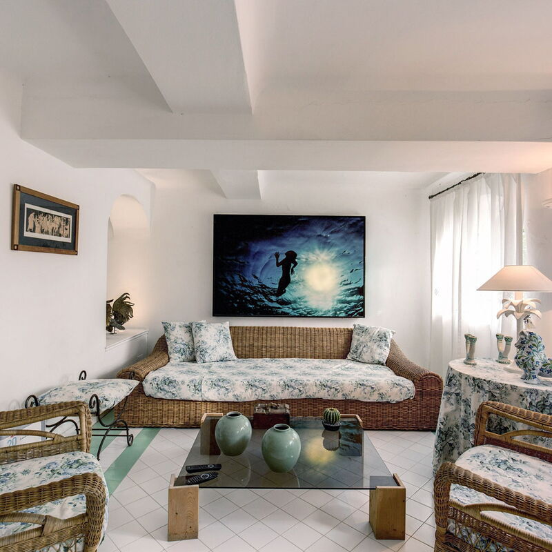 Villa Prestige '50: villa-prestige-50-capri-villa-living-room