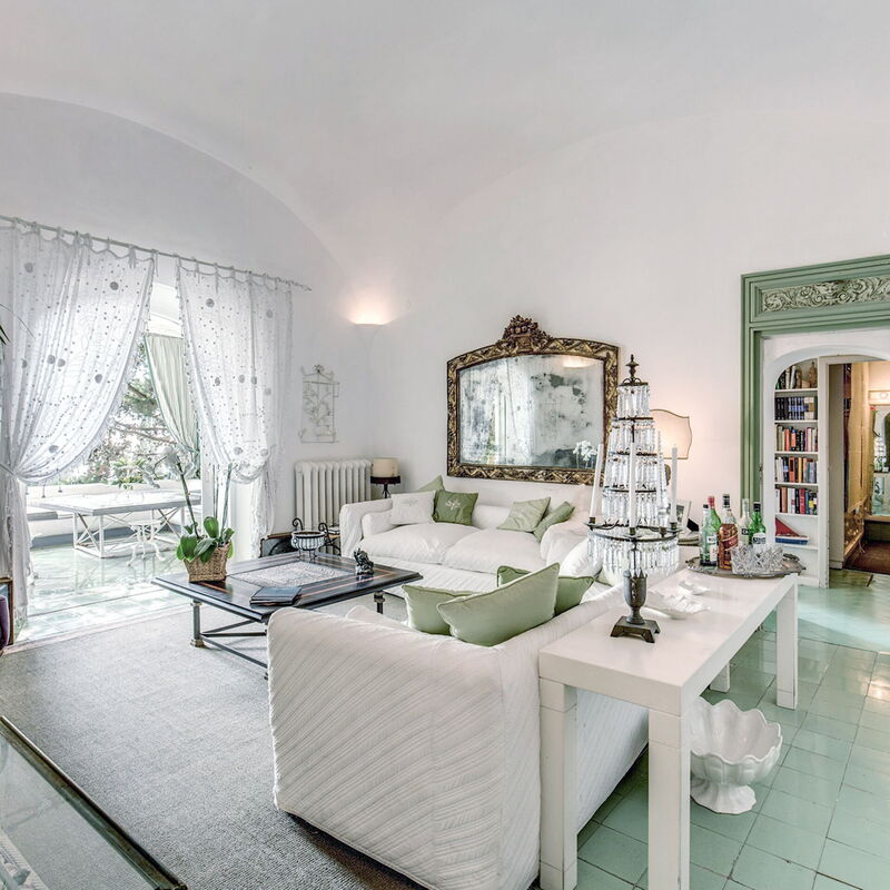 Villa Prestige '50: villa-prestige-50-capri-villa-living-room