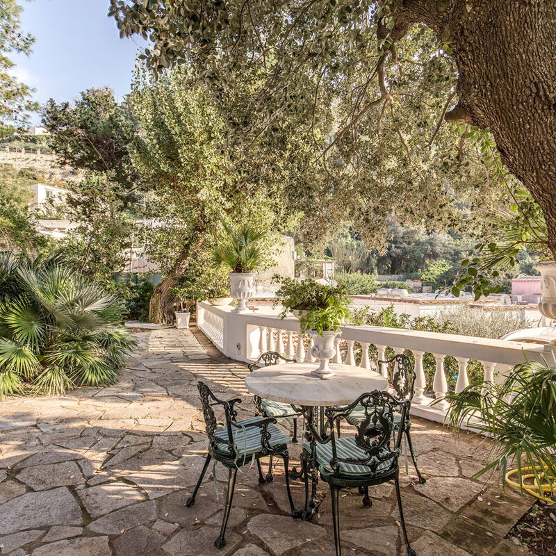 Villa Prestige '50: villa-prestige-50-capri-villa-terrace