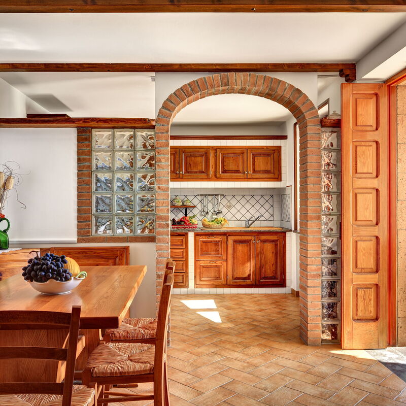 La Villa Dell'olio: la-villa-dell-olio-massa-lubrense-villa-dining-room