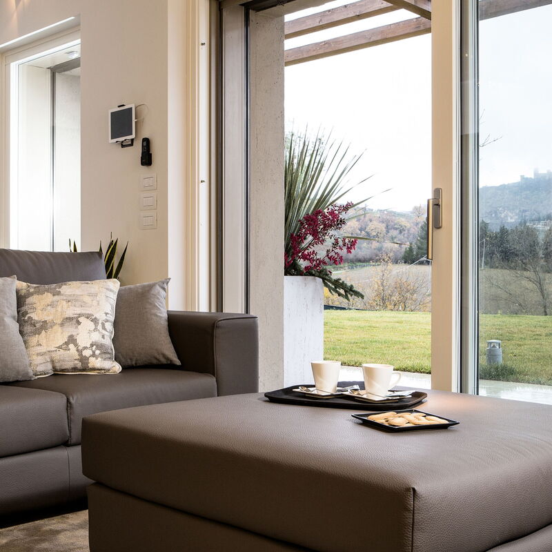 Il Casolare Della Natura: il-casolare-della-natura-assisi-villa-living-room