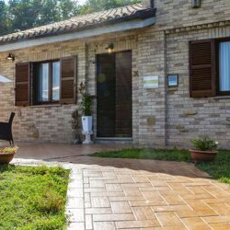 La Villa Del Teatro: la-villa-del-teatro-piane-di-falerone-villa-external