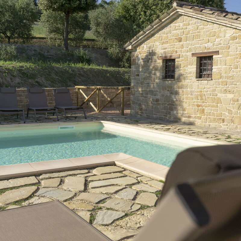 Cascina Del Castello: cascina-del-castello-san-severino-villa-pool