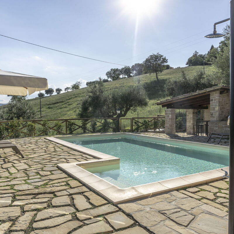 Cascina Del Castello: cascina-del-castello-san-severino-villa-pool