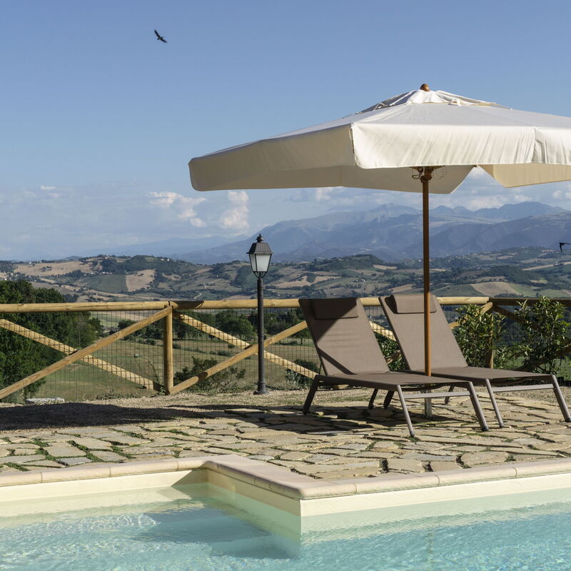 Cascina Del Castello: cascina-del-castello-san-severino-villa-pool