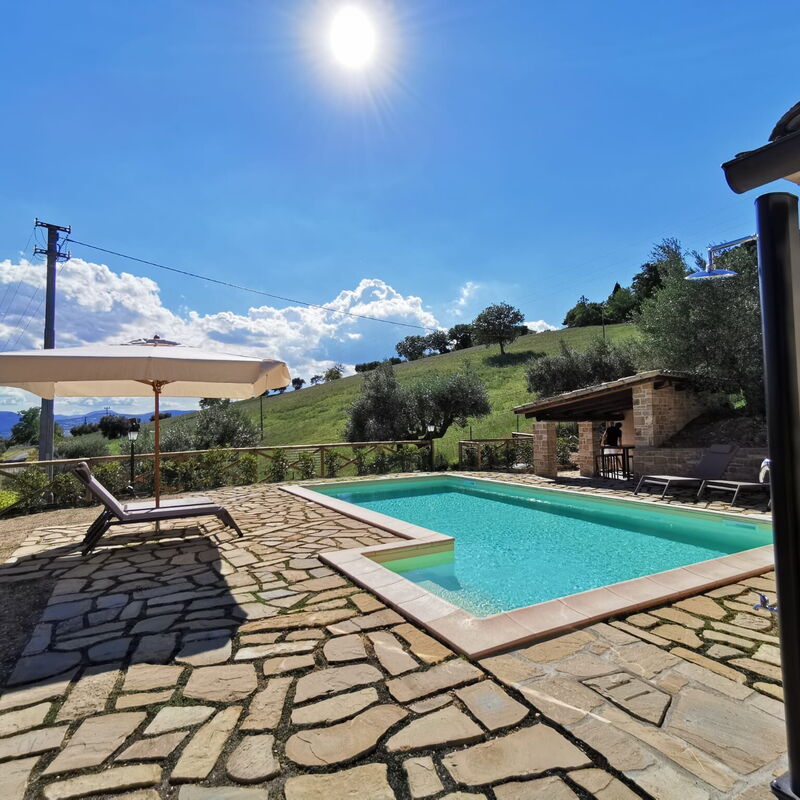 Cascina Del Castello: cascina-del-castello-san-severino-villa-pool