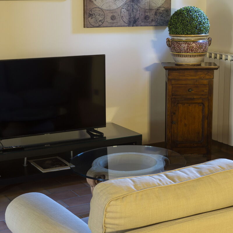 Cascina Del Castello: cascina-del-castello-san-severino-villa-living-room