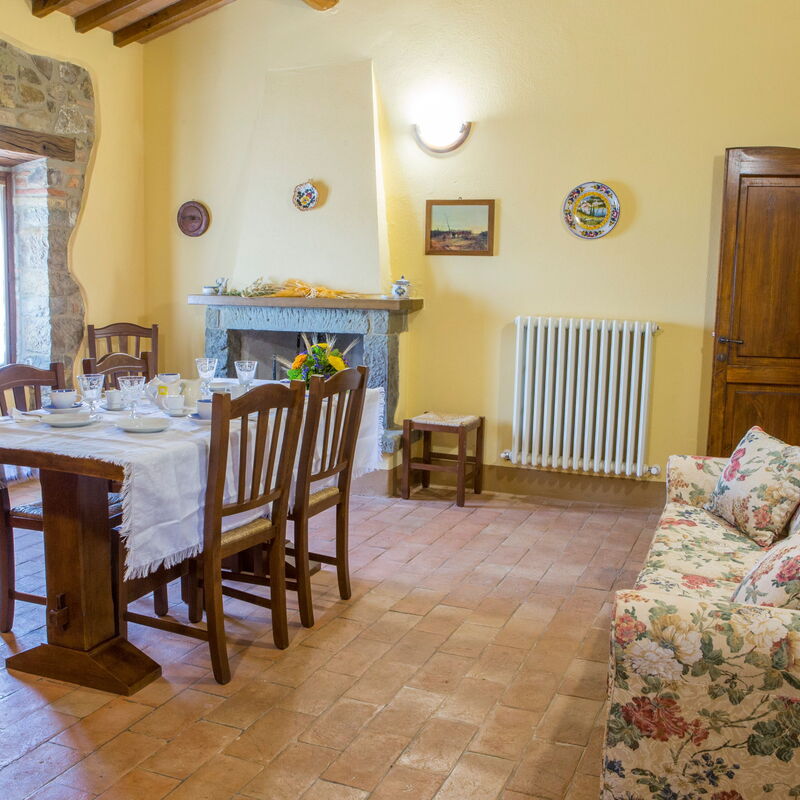 Il Casale Di Festa: il-casale-di-festa-doglio-villa-living-room