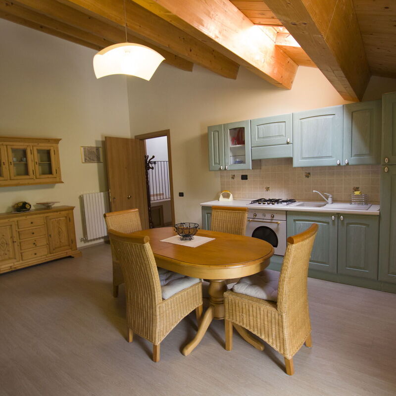 Palazzo Del Cortile: palazzo-del-cortile-cingoli-macerata-villa-kitchen