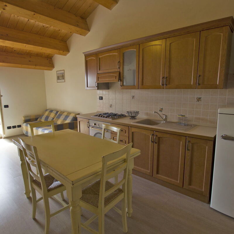 Palazzo Del Cortile: palazzo-del-cortile-cingoli-macerata-villa-kitchen
