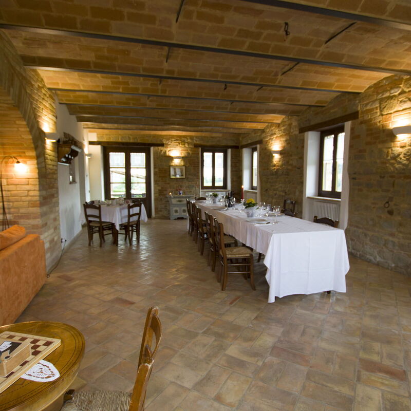 Rustico Nell'immacolata: rustico-nell-immacolata-civitanova-marche-villa-dining-room