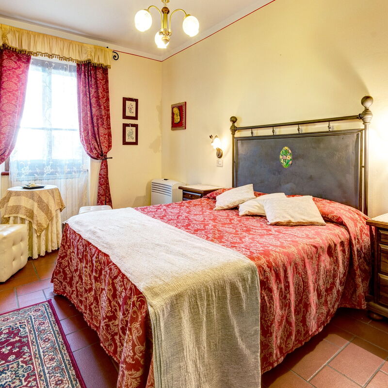 Relais Sogno Dei Fiori: relais-sogno-dei-fiori-fratticiola-cortona-villa-bedroom