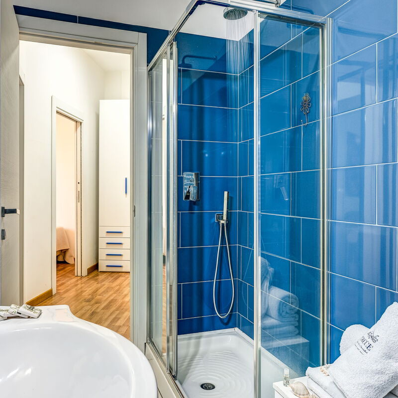 Loving Times Apartment: loving-times-apartment-sorrento-apartment-bathroom