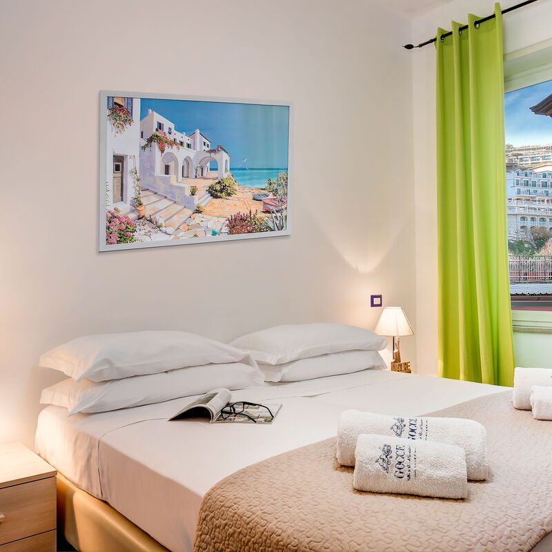 Loving Times Apartment: loving-times-apartment-sorrento-apartment-bedroom