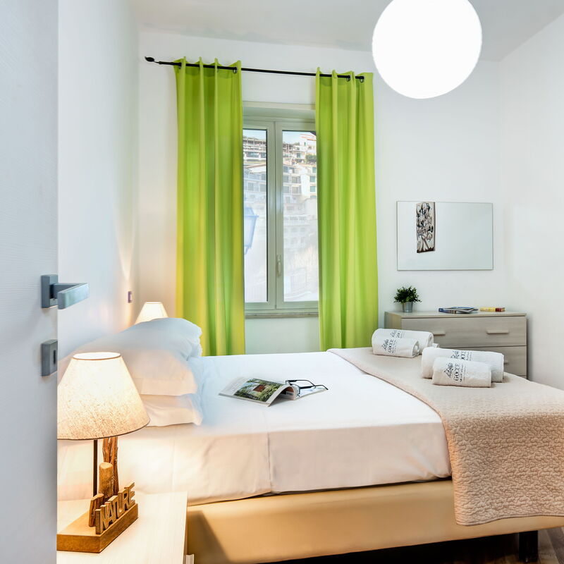 Loving Times Apartment: loving-times-apartment-sorrento-apartment-bedroom
