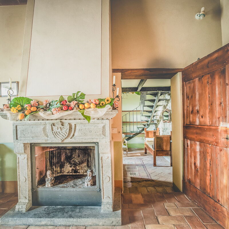 La Reggia Nel Podere: la-reggia-nel-podere-val-d-orcia-villa-kitchen