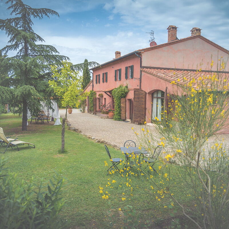 La Reggia Nel Podere: la-reggia-nel-podere-val-d-orcia-villa-external