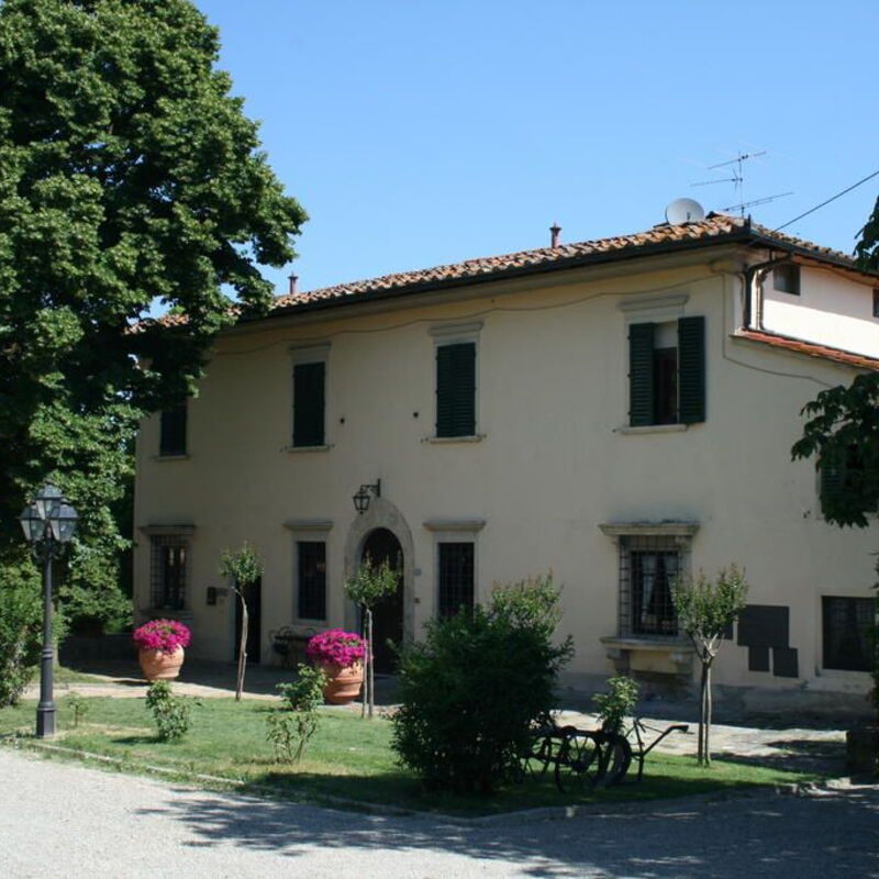 Villa Marisel: Building Exterior