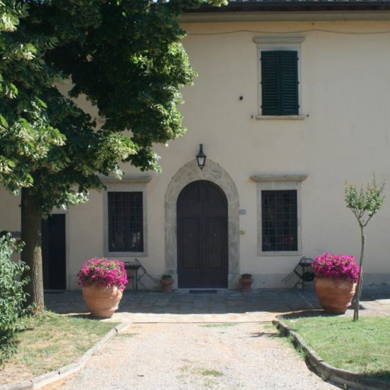Villa Marisel: Building Exterior