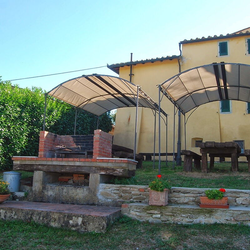 Villa Marisel: Building Exterior