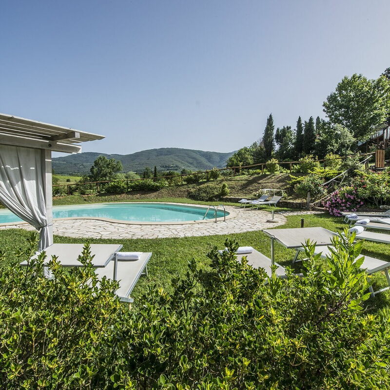 Luxury Ponente: Building Exterior, Pool