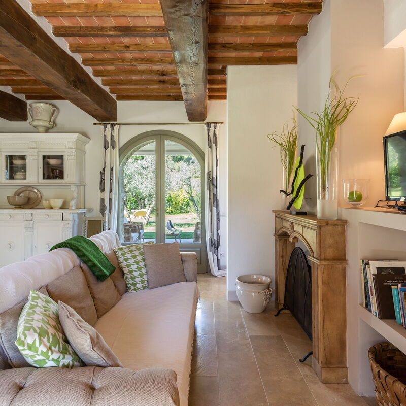 Villa Ligheia: Living Room