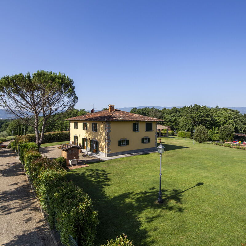 Casaletto Sul Lago: Building Exterior, Garden, Main Entrance