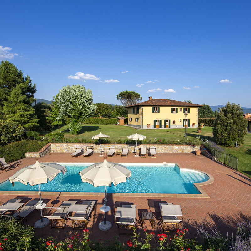 Casaletto Sul Lago: Building Exterior, Pool