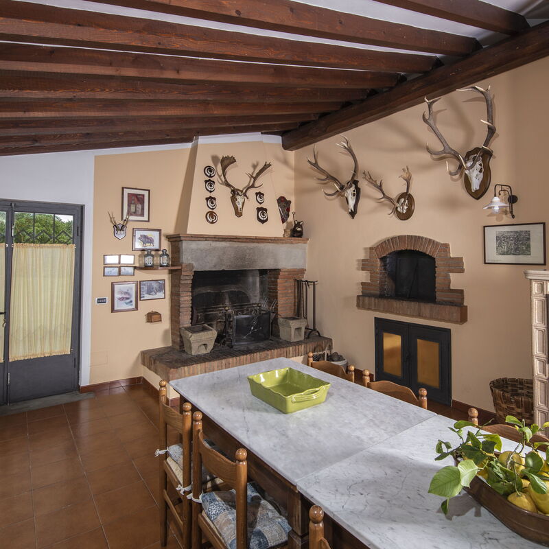 Casaletto Sul Lago: Dining Room, Living Room