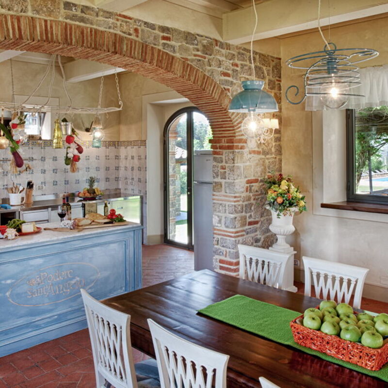 Al Caldo Ritiro: Dining Room, Kitchen