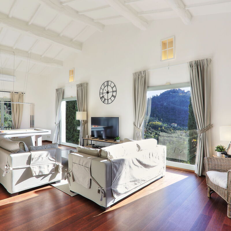 Villa Sport Deluxe: Living Room