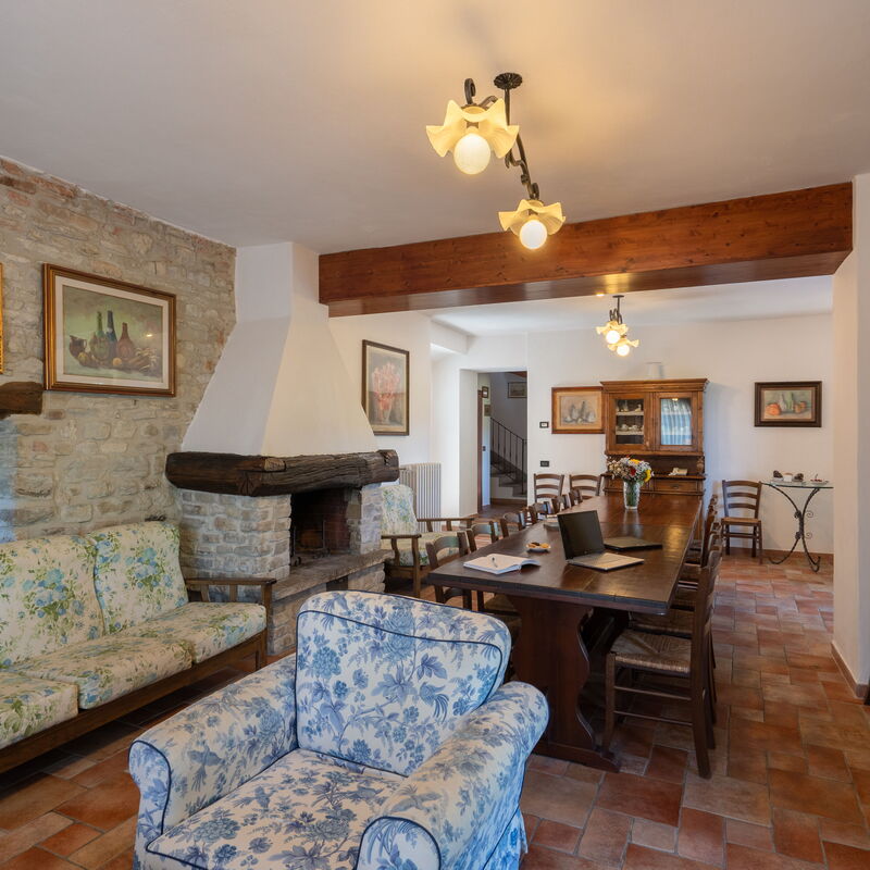 Villa Santa Maria a Bovino: Dining Room, Living Room