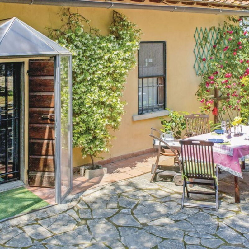 Casale Le Torri: Building Exterior