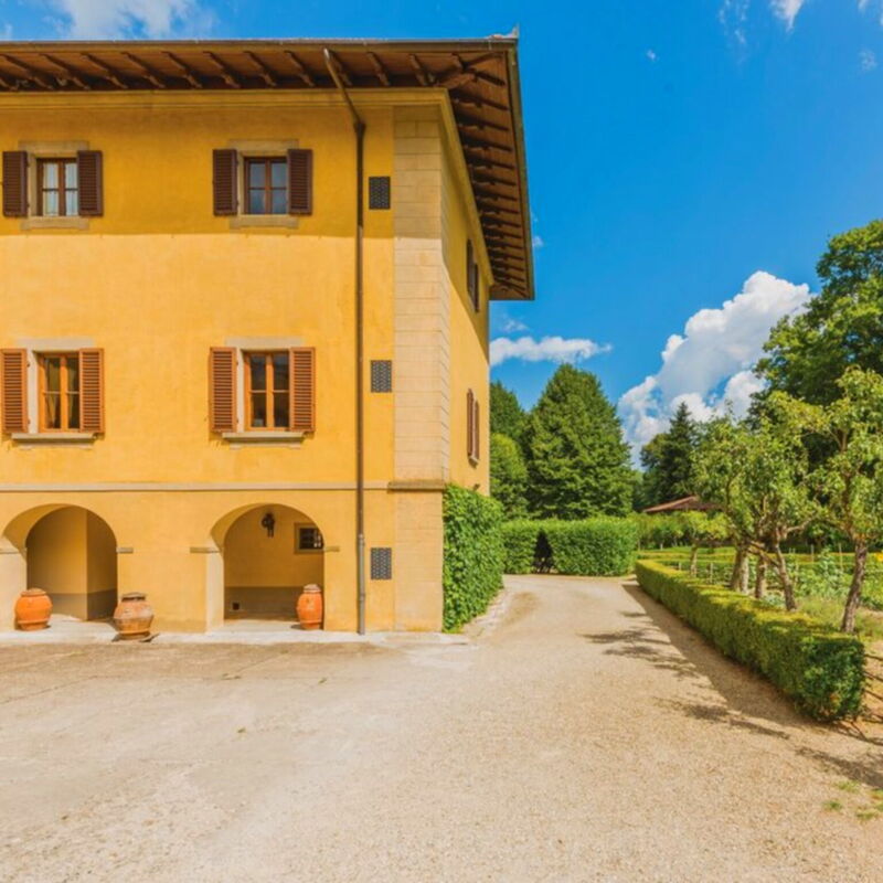 Villa Salaiole: Building Exterior