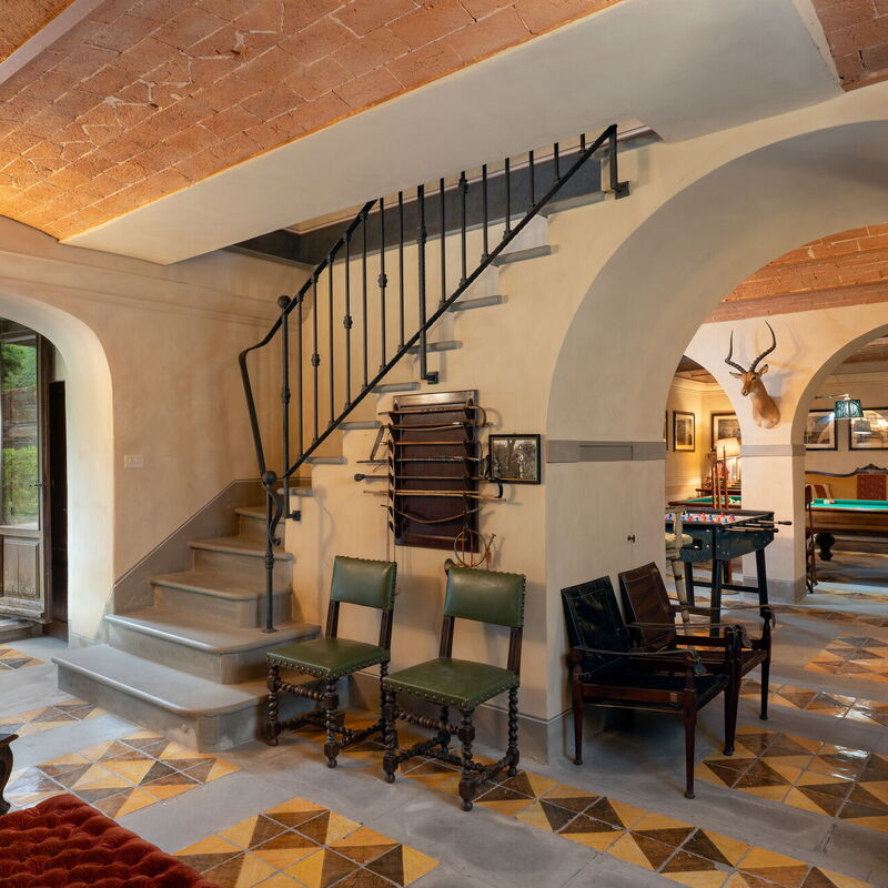 Villa Salaiole: Anderer Raum, Ausstattung, Haupteingang